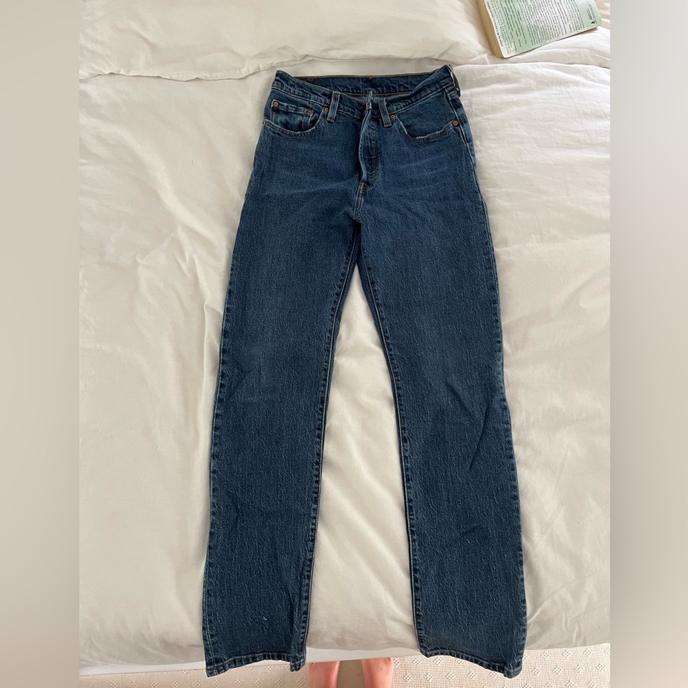 Levi’s 501 original fit women’s jeans - medium wash.